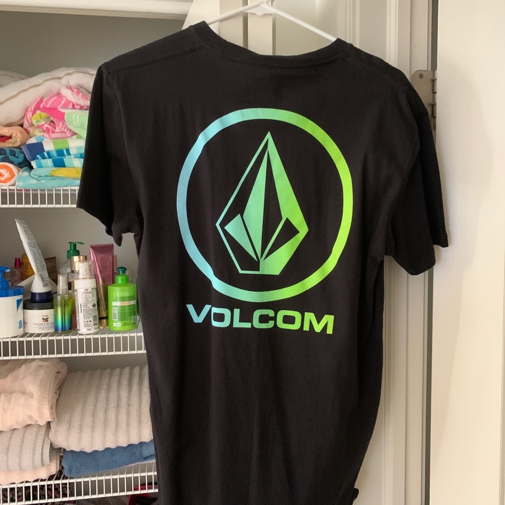 Black Volcom T shirt never worn